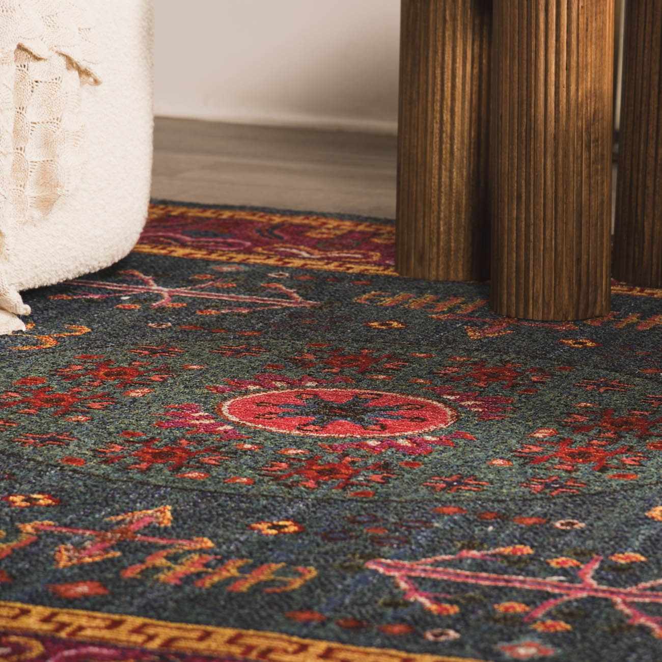 Cleveland Colorful Traditional Area Rug