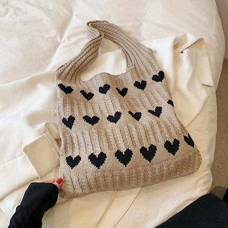 1pc Knitted Bag, Heart-shaped Tote Bag, Women's Diagonal Shoulder Bag, Fashionable and Personalized Woven Bag